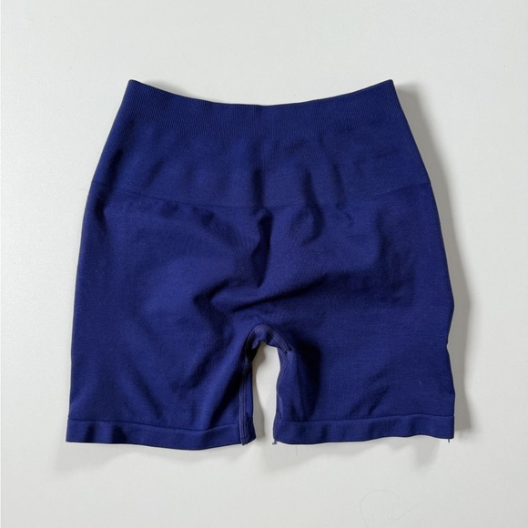 Alphalete bike shorts - Picture 2 of 2